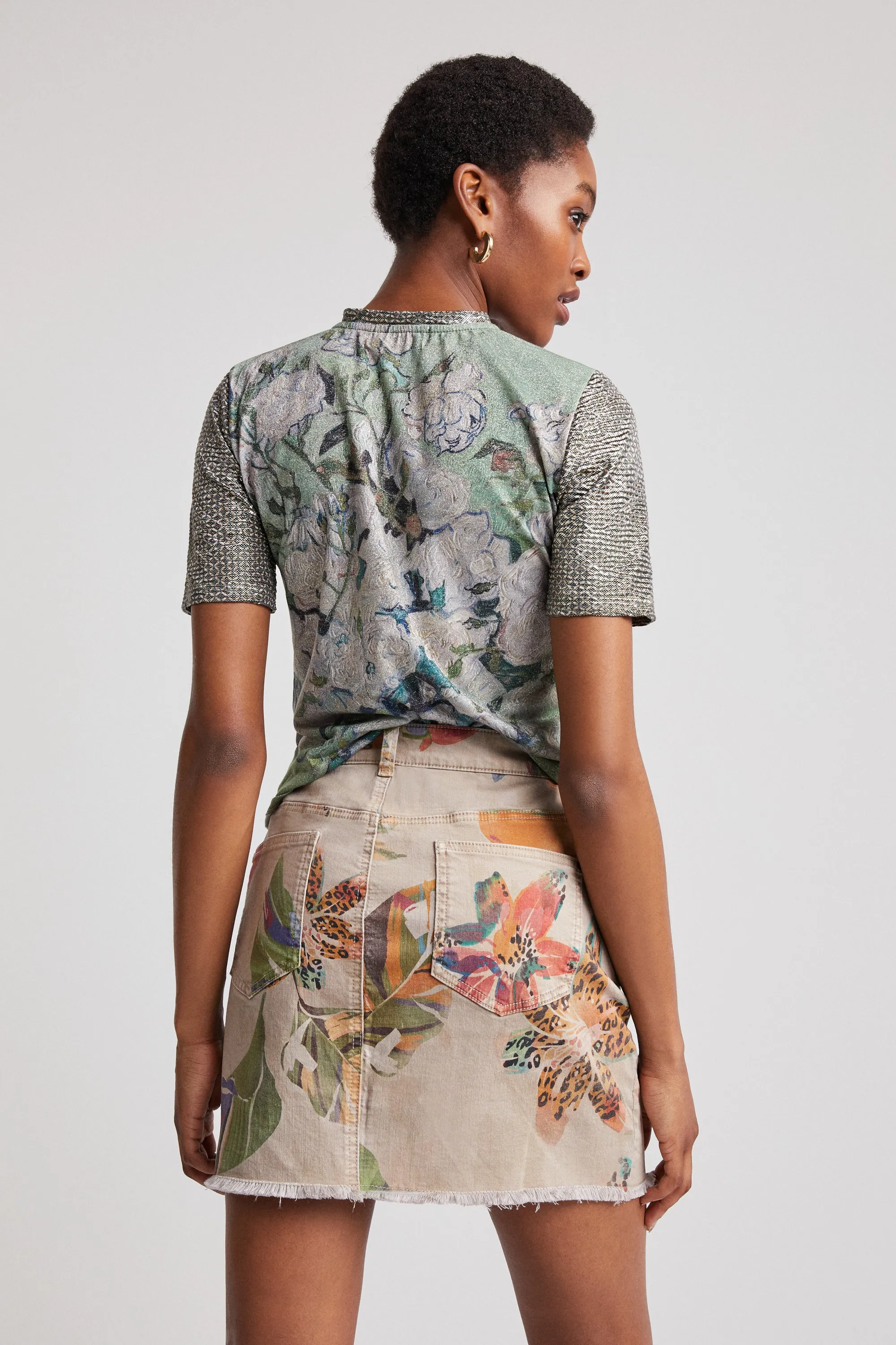 Beatrice Tshirt with arty portrait print  Desigual Style 22SWTKAE