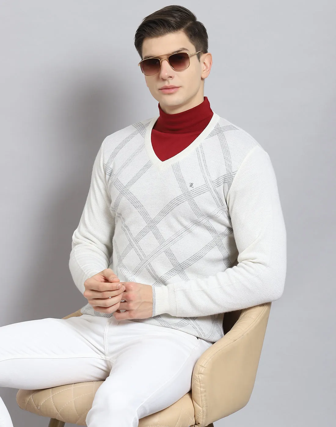 Men Off White Printed V Neck Full Sleeve Sweater