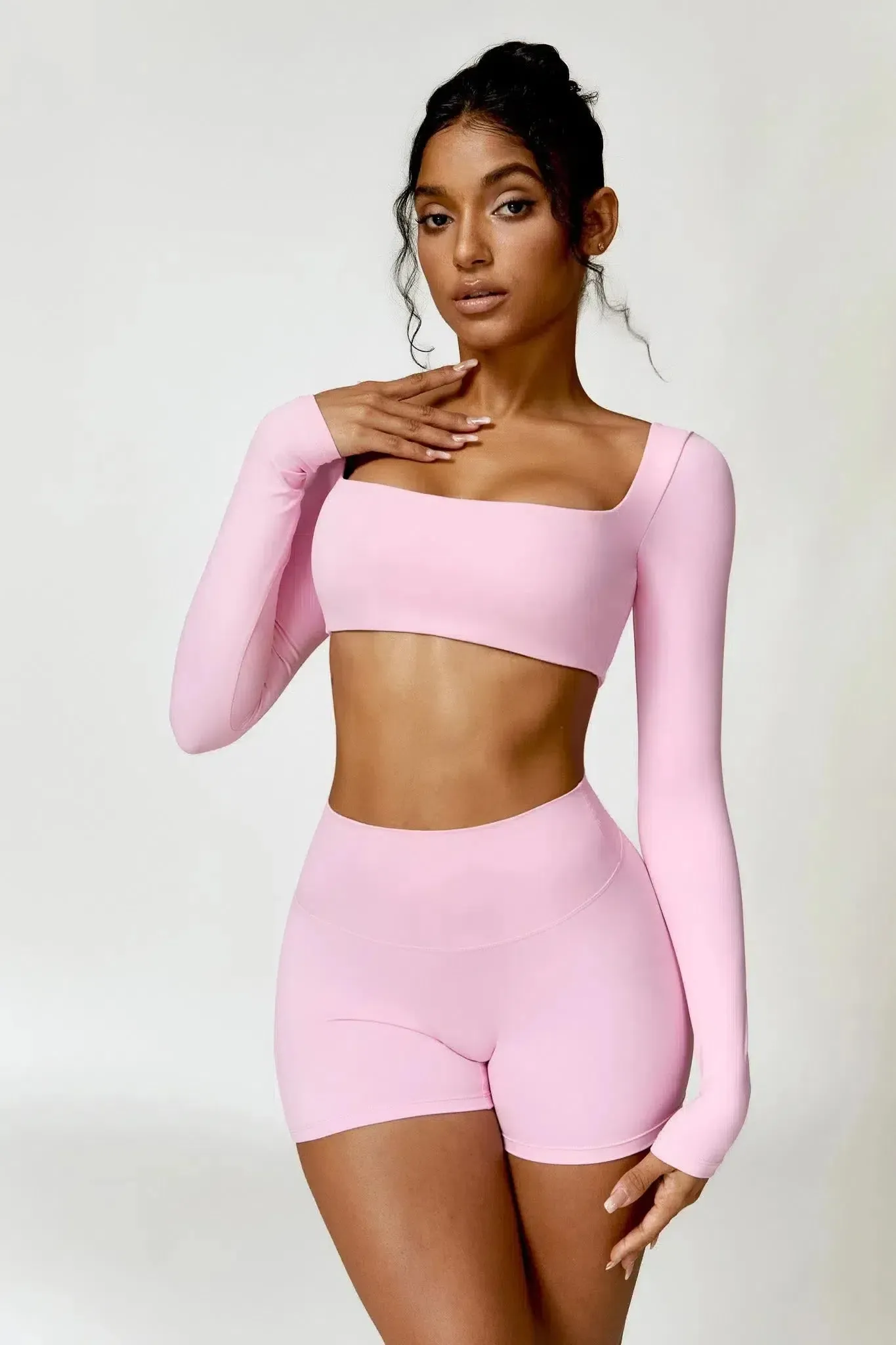Niamh – U-neckline – Long-sleeve fitness crop top