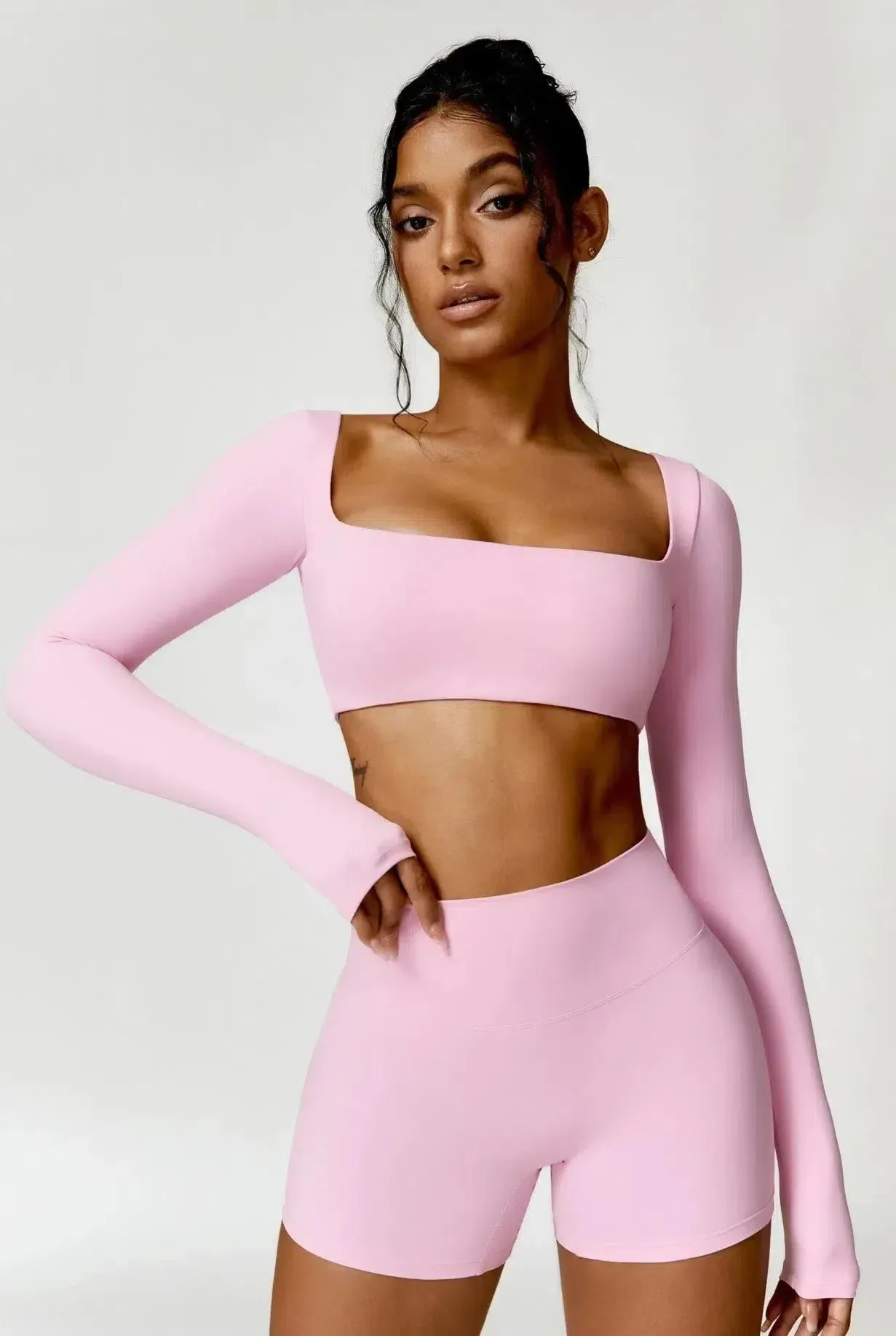 Niamh – U-neckline – Long-sleeve fitness crop top