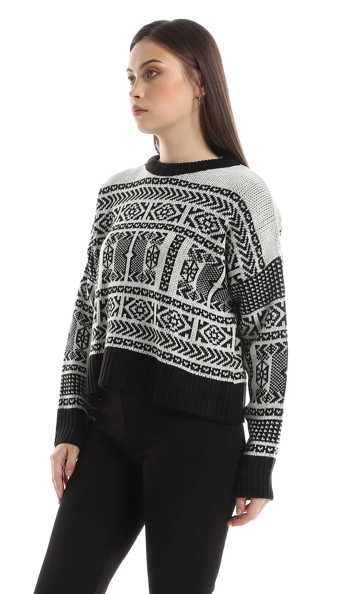 O160341 Round Neck Bi-Tone Slip On Pullover - Black & Off White