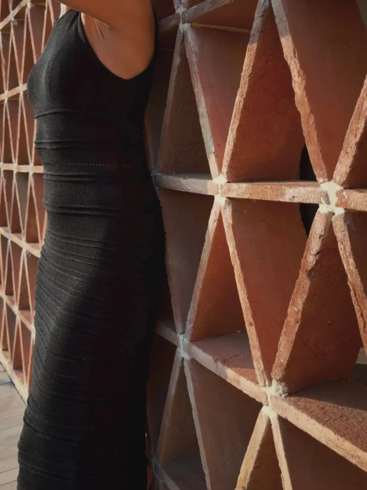 TUBE KNIT DRESS - BLACK